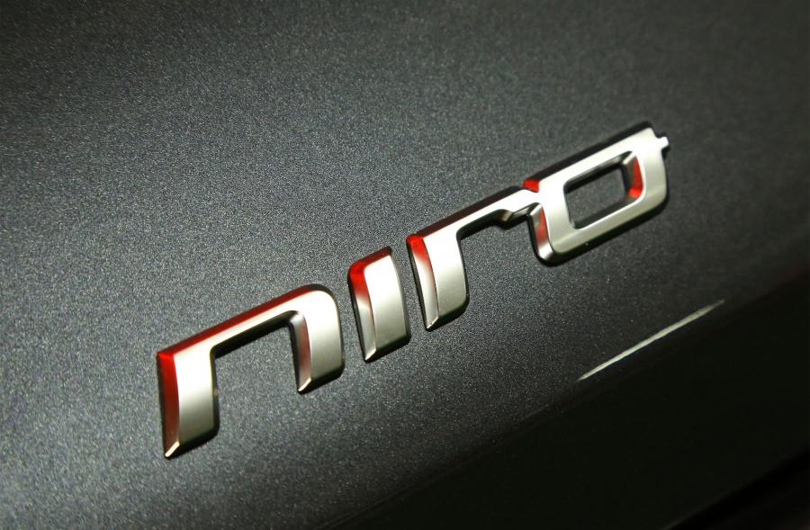 Логотип Kia e-Niro 2018 года  (WW) (фото 33 из 41)
